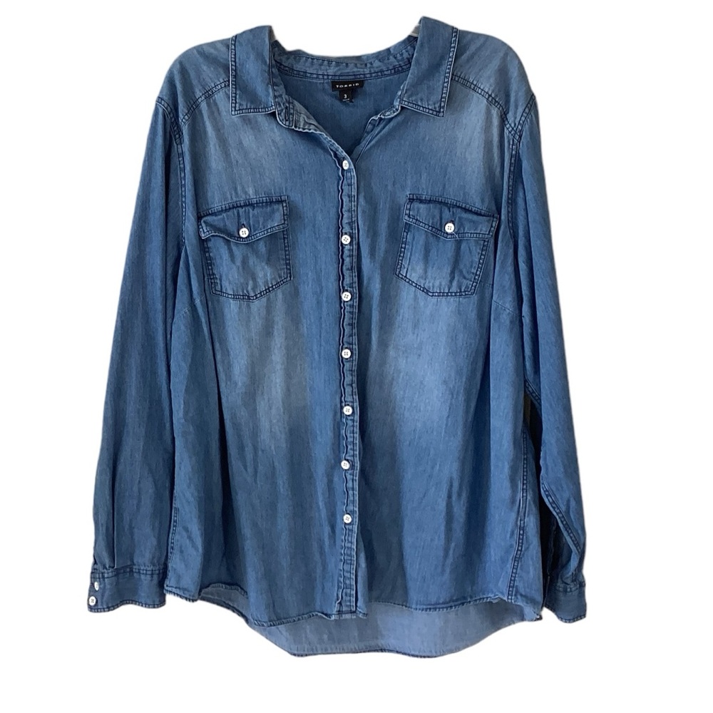 torrid Light Blue Denim Button-Down Shirt - Picture 2 of 9